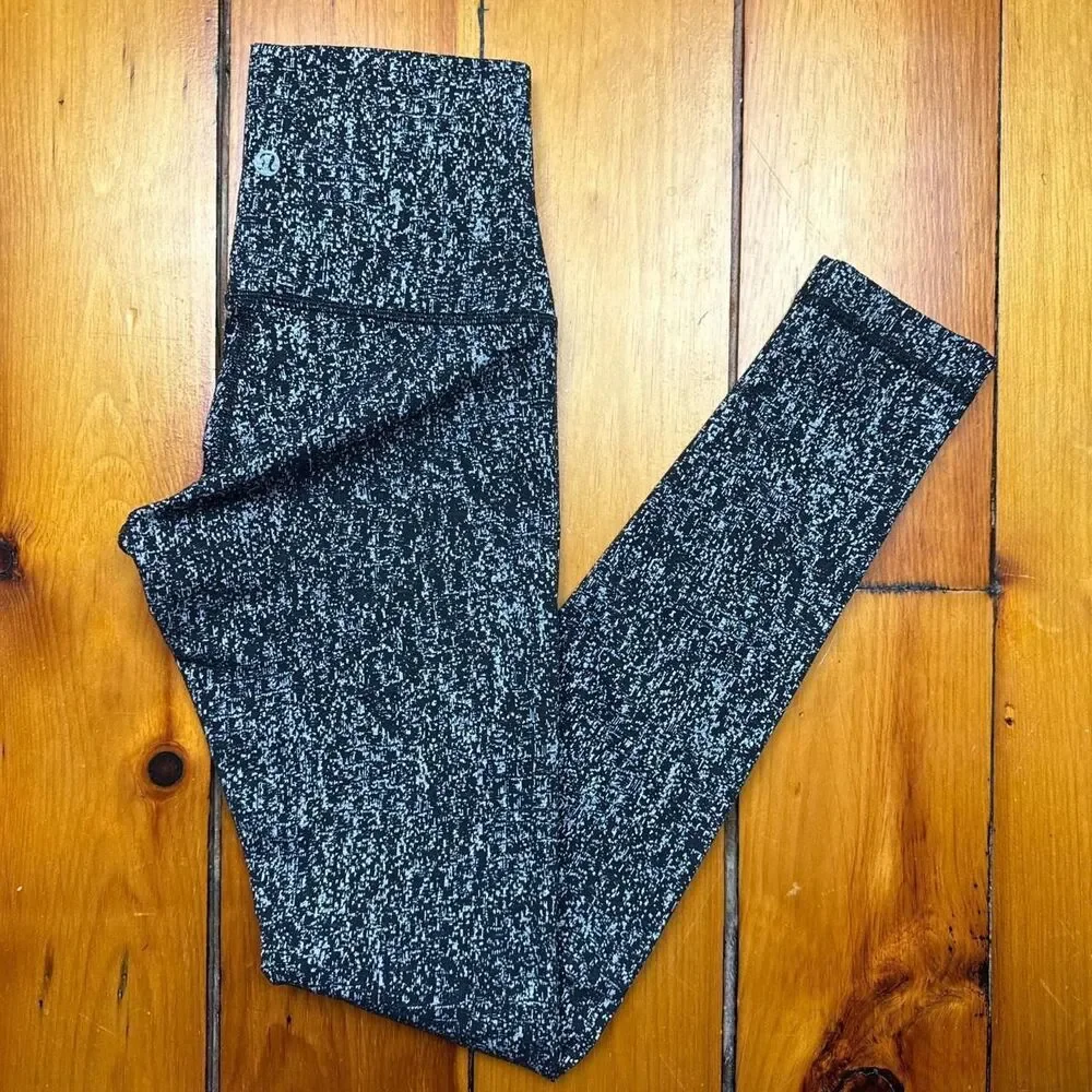 Lululemon Women's Black and White Leggings